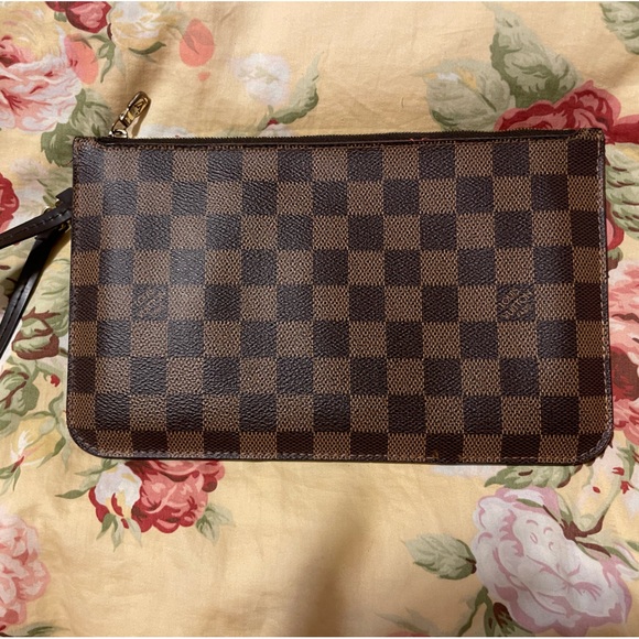 ⛔️SOLD⛔️Authentic Louis Vuitton Neverfull Pochette Wristlet Damier Ebene - Picture 2 of 16